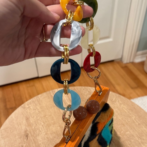 Vibrant Letter Print Fuzzy Bag with Wooden Frame & Resin Chain - Picture 3 of 3